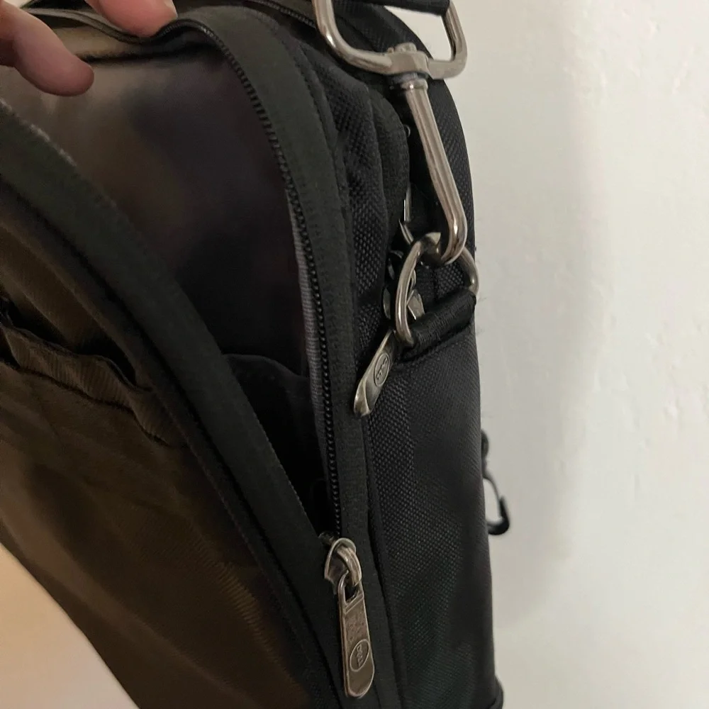 Dell Black Nylon Soft Laptop Bag, Approx 15”w x 12”h x 2”d, Lots of Storage Zips